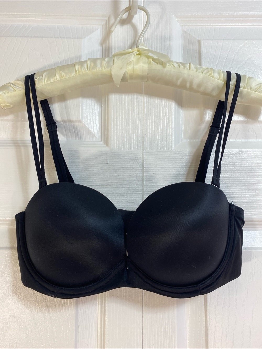Victoria’s Secret Black Multi Way Strapless Convertible Bra, 32D